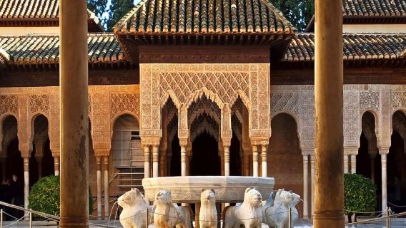 Alhambra & Nasrid Palaces: Skip The Line Ticket + Transport from Seville
