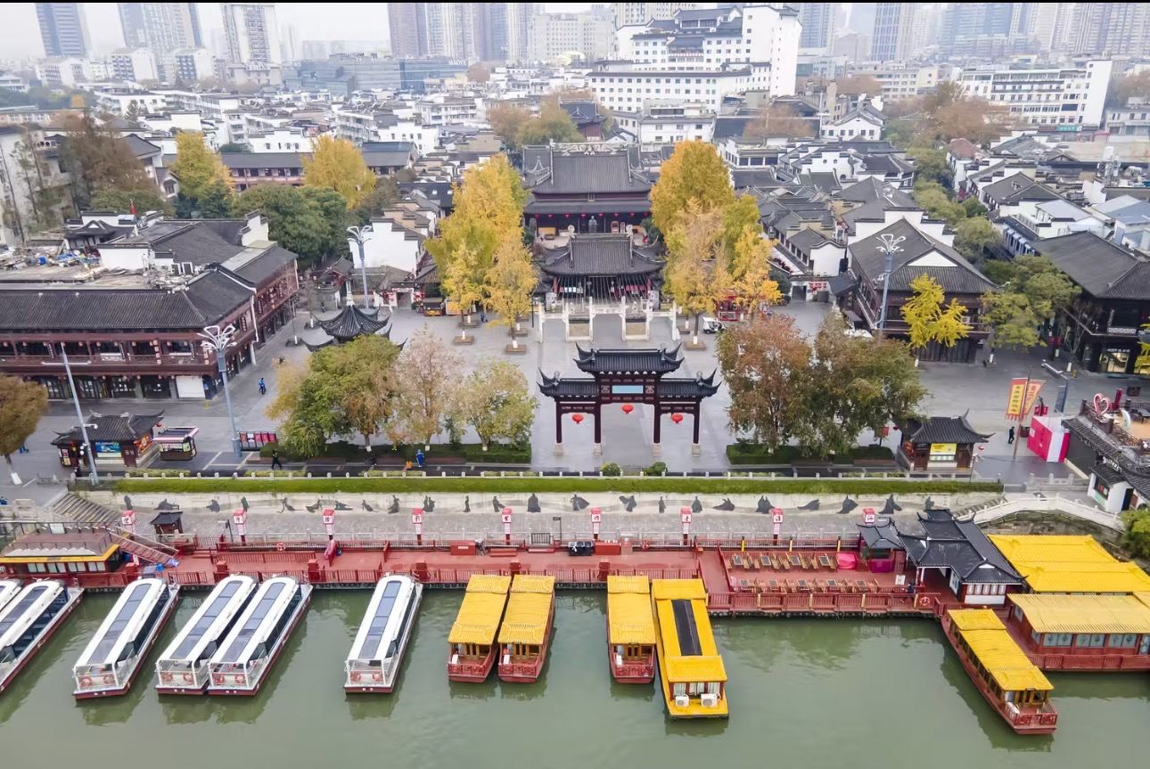 Nanjing|Qinhuai District live guide/business translation/guide/local guide services available in Chinese! English! Russian! French! Other languages upon inquiry before booking, matched according to your needs