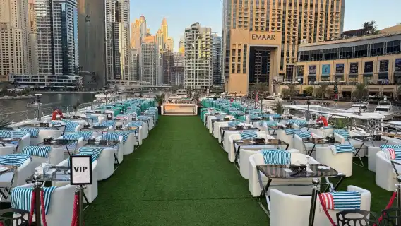 迪拜碼頭蓮花皇家晚餐巡航 - Royale Lotus Mega Yacht - Dinner Cruise