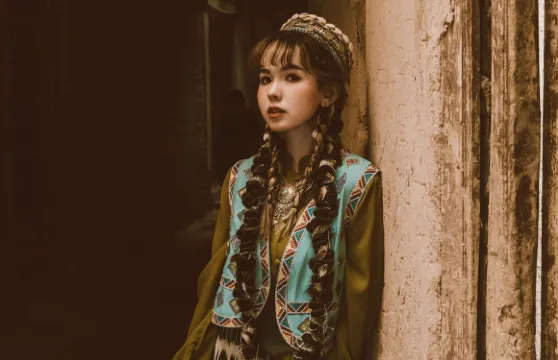 布爾津Trip Moments【禾木喀納斯情侶寫真全家福親子照航拍跟拍攝影·服裝化妝】