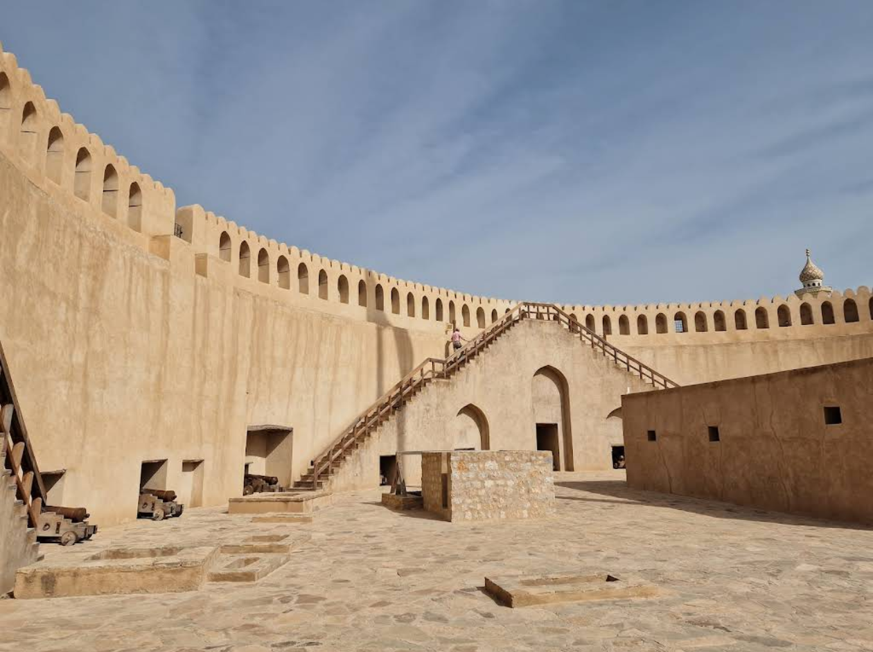 Tour privato da Muscat al Forte di Nizwa in Oman (servizio privato/prenotabile per una persona) andata e ritorno