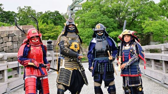 ทัวร์ส่วนตัวพร้อมไกด์ในชุดซามูไรที่ปราสาทโอซะกะ