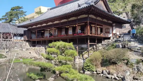 Fukuoka: Kokura Castle and Garden Guided Tour - Kitakyushu