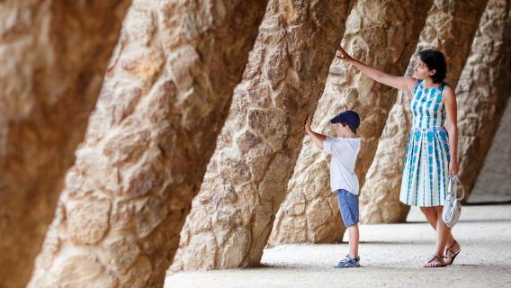 Barcelona: Tur Berpemandu Kombo Sagrada Família dan Park Güell