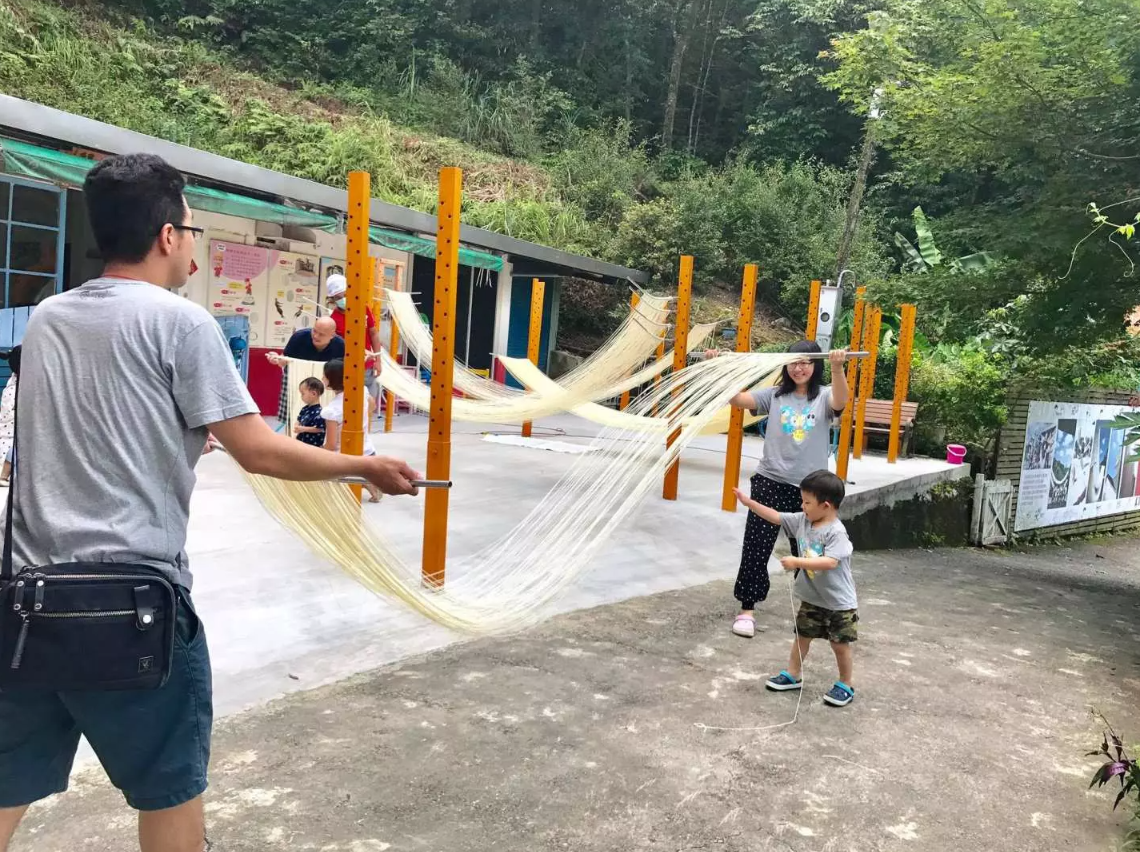 新北｜石碇許家麵線｜流水麵、手作麵線・蔥油餅 DIY 體驗｜新北親子體驗