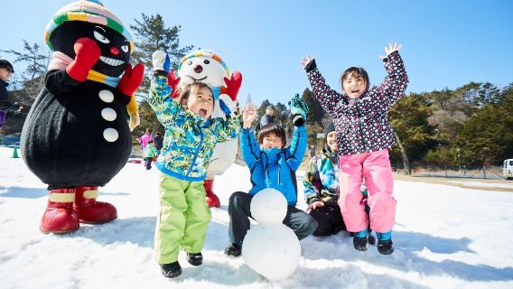 Rokko Snow Park Ski Day Tour (From Osaka, Optional Basic Group Lesson)