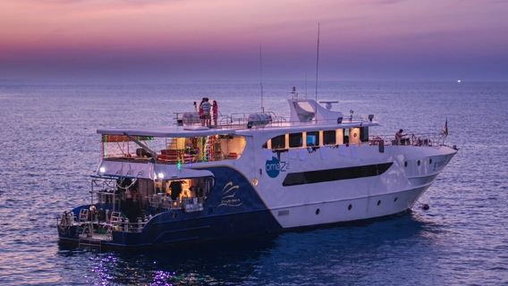 タイ・プーケット発 シミラン諸島 ライセンス所持者向け5日間スキューバダイビングツアー【船宿泊 AOWでナイトダイビング可能 島内送迎付 リシュリュー有名ダイビングスポット】