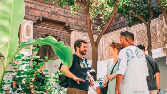 Marrakech: Guided Walking Tour + Bahia Palace & Madrasa Ben Youssef Entry
