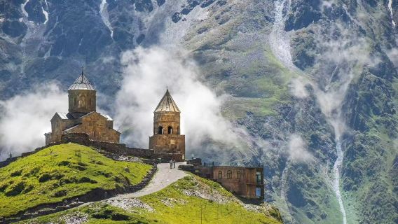 Partenza da Tbilisi: tour guidato a Kazbegi, Gudauri e Jvari|tour di gruppo, tour in inglese