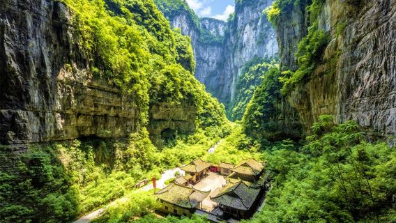 1-day tour to Three Natural Bridges + Longshuixia Fissure Gorge + Wujiang Gallery (private 8-person group with hotel pickup)
