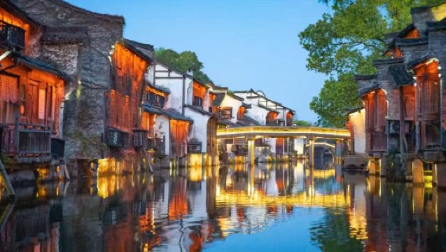 หางโจว ไปกลับ: เมืองโบราณอูเจิ้น ถงเซียง + เมืองโบราณแฟชั่นผูหยวน เหมารถส่วนตัว ทัวร์ 1 วัน | กำหนดการเดินทางเองได้