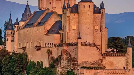 塞哥維亞大教堂+塞哥維亞輸水道+塞哥維亞城堡一日遊【中文司機】