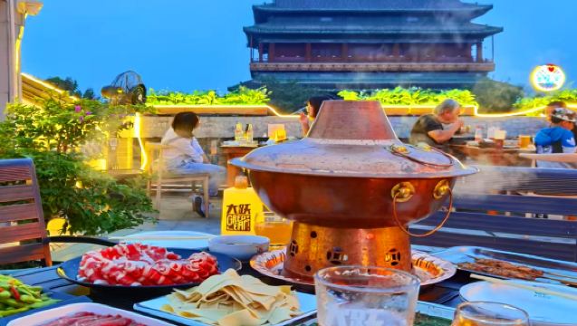 Beijing Night Tour: Old Hutongs Walk & Food Discovery