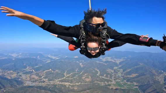 江蘇無錫丁蜀機場高空跳傘【官方預約+全程安全保障+極限挑戰】