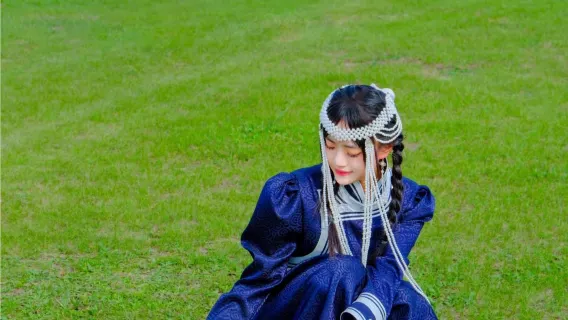 ทัวร์กลุ่มเล็ก 8 ท่าน | ทัวร์เมืองโฮฮอต 1 วัน: หงซือหย่า + ทุ่งหญ้าเทียนฉี + ทุ่งหญ้าชูเล่อฉวน