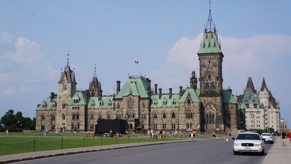 Kanada Montreal pergi-balik + Ottawa + Parlimen Kanada [Sewaan Peribadi Bahasa Cina Dengan Pengambilan Di Tempat]