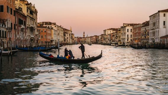 Venedig: Delt gondoltur på Grand Canal