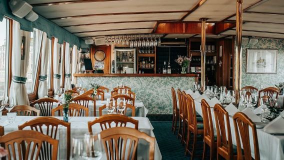 Stockholm: Drottningholm - Lunch Cruise (round trip)