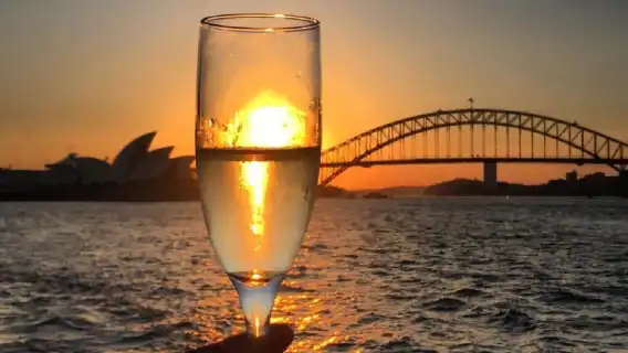 ทัวร์ล่องเรือ Captain Cook ชมทิวทัศน์ซิดนีย์/อาหารว่างยามบ่าย/อาหารกลางวัน/อาหารค่ำยามพระอาทิตย์ตก/ค็อกเทล - ออกจากท่าเรือดาร์ลิ่ง/เซอคิวลาร์ เคว