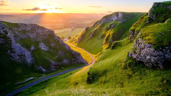 Tagesausflug zum Peak-District-Nationalpark, Chatsworth House und Buxton in England|Komfortabler Minibus