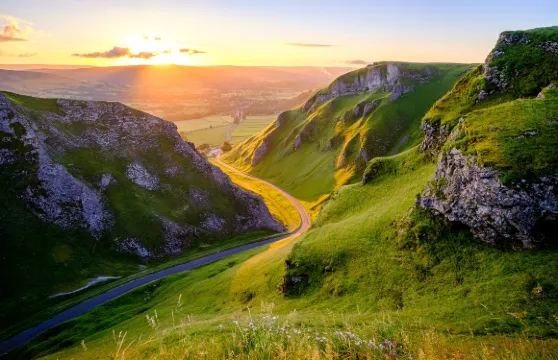 英國峯區國家公園+查茨沃斯莊園+巴克斯頓一日遊|舒適小巴