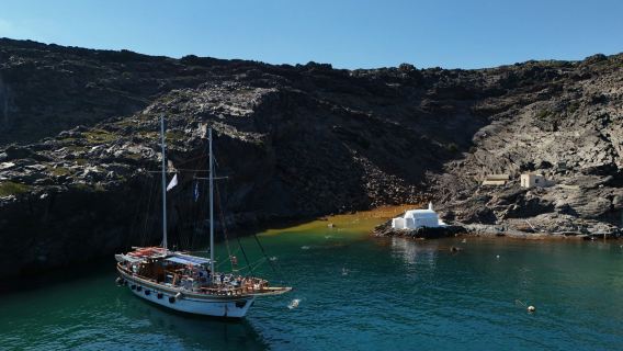 Santorini Volcano and Hot Springs Tour