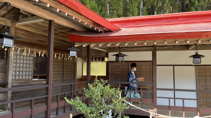 金蛇水神社祈福& 銀山溫泉巴士一日遊 