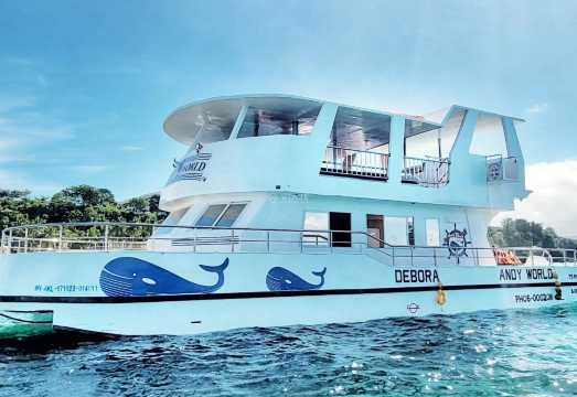 Boracay: Andy's World Yacht Ultimate Party Cruise | Optional morning cruise with foam party/sunset cruise