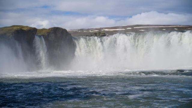 Hafen von Akureyri: Tagesausflug zum Mývatn-See und zum Goðafoss-Wasserfall