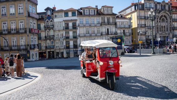 Porto : visite en tuk-tuk, croisière sur le Douro et dégustation de vins