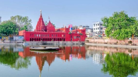 Varanasi : Full Day City Highlights Day Tour & Ganges Cruise