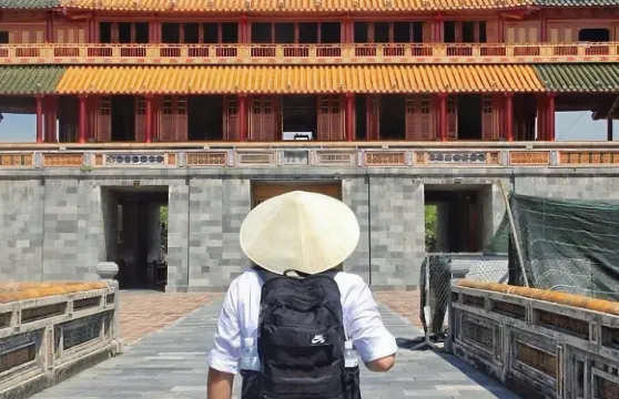 探索迷人的胡志明市皇城：從峴港或會安出發的全日小組旅遊體驗