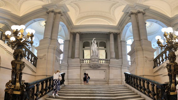 比利時布魯塞爾皇家公園劇院-皇家美術館【中文專車-悅享旅途】