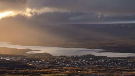 冰島雷克雅未克來回基爾丘山-紅房子等斯奈山半島景點-可多日包車