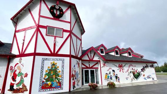 美國阿拉斯加州費爾班克斯雪橇冰釣+聖誕老人之家+藍冰洞一日遊