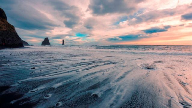 冰島南岸一日遊【塞裡雅蘭瀑布+黑沙灘+維克鎮+索爾黑馬冰川】