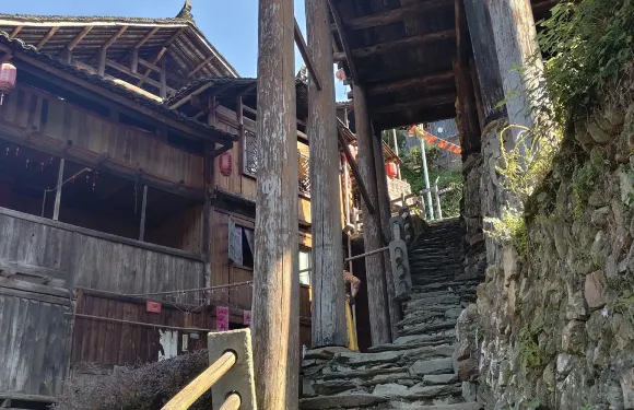 湖南懷化大峽谷+芷江龍津風雨橋+索子街包車一日遊 可提供中英文服務