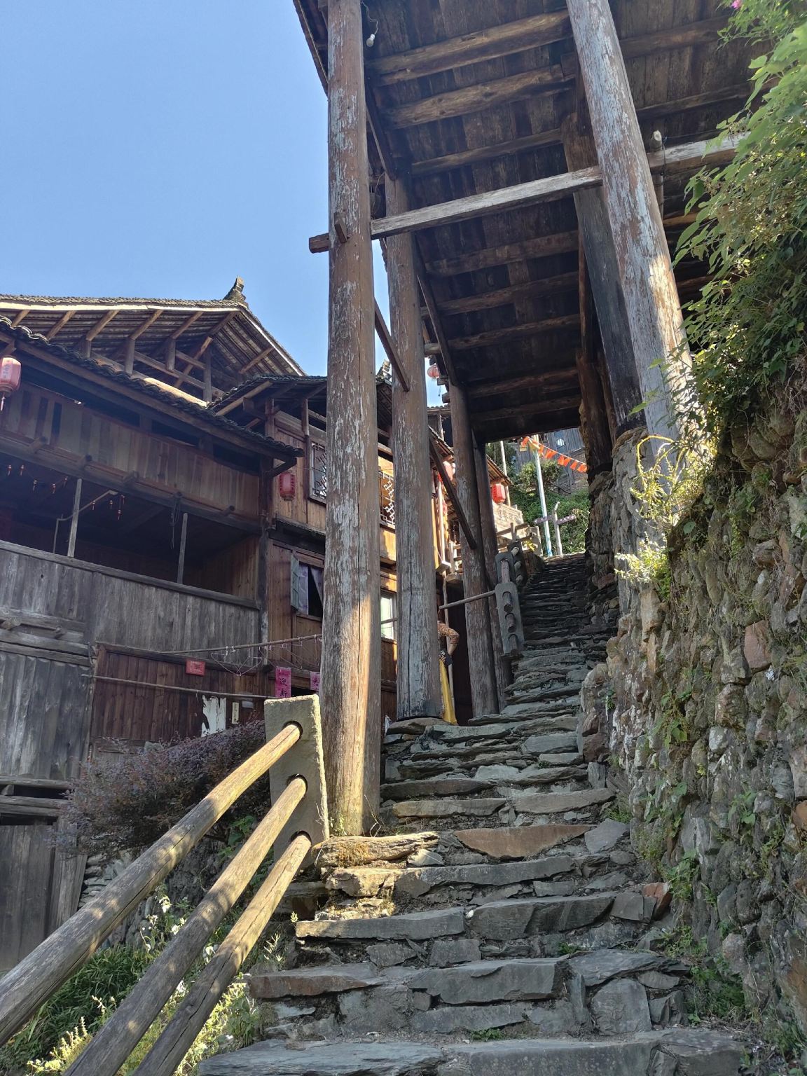 1-day private charter tour to Huaihua Grand Canyon + Longjin Covered Bridge and Suozi Street in Zhijiang with English service available