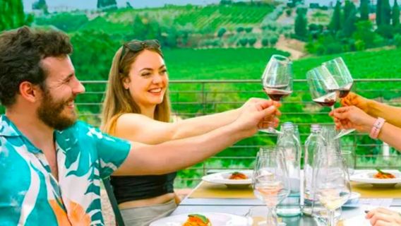 Siena, Chianti & San Gimignano: Day Tour from Florence + Winery Visit + Lunch