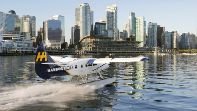 Vancouver: Extended Scenic Seaplane Tour - City, Mountains & Islands