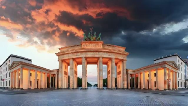 Lawatan sehari ke Istana Charlottenburg, Jalan Kurfürstendamm dan Gereja Memorial Kaiser Wilhelm di Berlin, Jerman