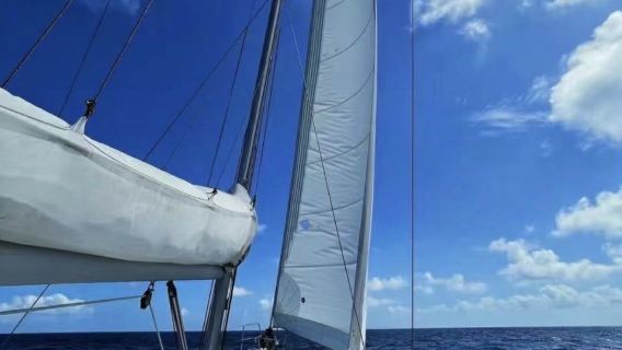 【海口遊艇租賃】海口遊艇50尺進口龍骨豪華單體大帆船包船出海～海釣觀光