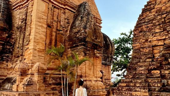 芽莊市區一日遊：大教堂+婆那加塔+鍾嶼石岬角&一家一團/中文導遊