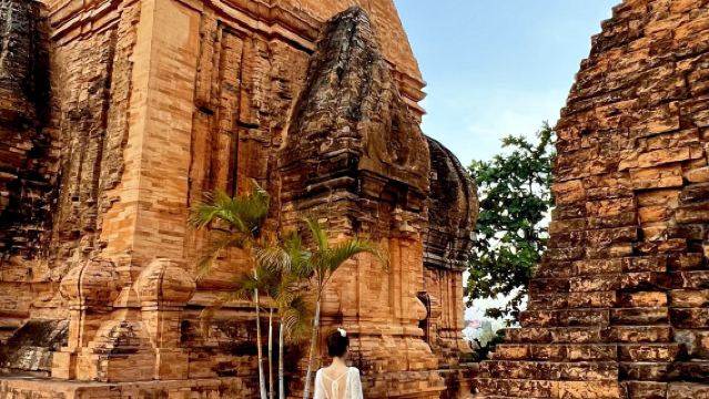 ニャチャン市内ワンデーツアー:大聖堂+ポー・ナガール+ホンチョン岬|プライベートツアー+ガイド同行