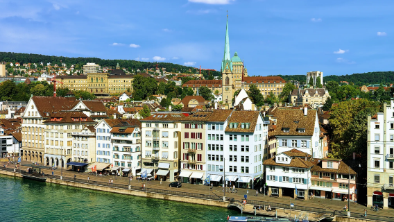 Cultural Exploration in Zurich, Switzerland: Old Town Walk & Art, Religion (Customizable Chinese/English Driver)