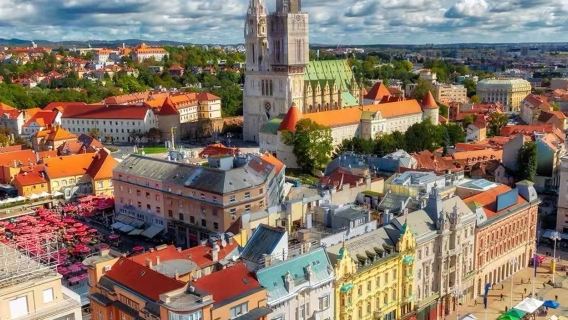 [Jelajahi Kota Tua dengan Sewa Kendaraan Pribadi! Tur Harian ke Jalan Darah Viral dan Gerbang Batu di Zagreb, Kroasia]