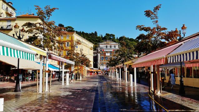 Walking Tour to The Quiet Side of the Riviera