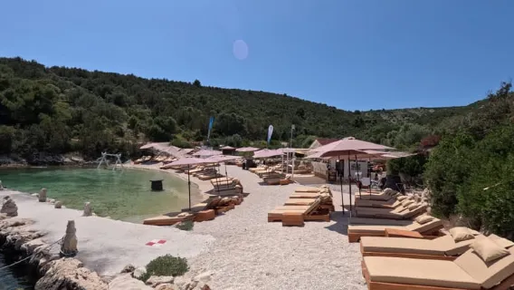 Trogir: 3 Hidden Gems Adventure –Boat Tour w/ Lunch & Drinks