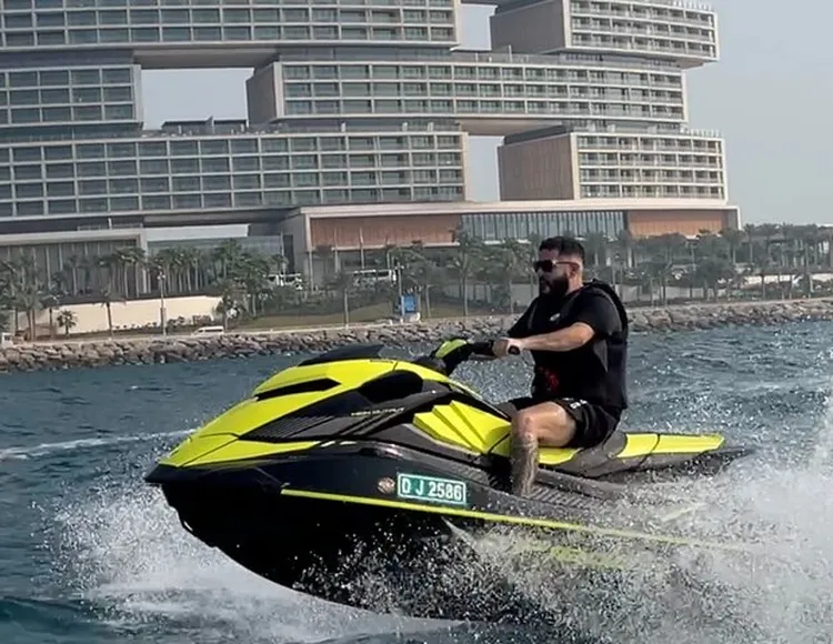 1 hour Jetski Tour - Burj Al Arab and Royal Atlantis