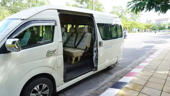 รถตู้ปรับอากาศร่วม รับส่งสนามบิน: สนามบินภูเก็ต